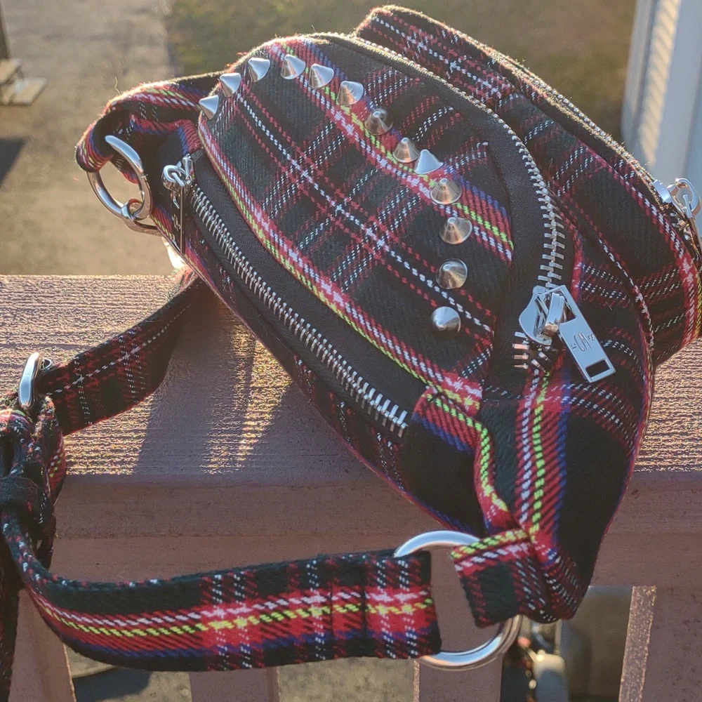 CURRENT MOOD Max Volume Fanny Pack Crossbody - Picture 13 of 17